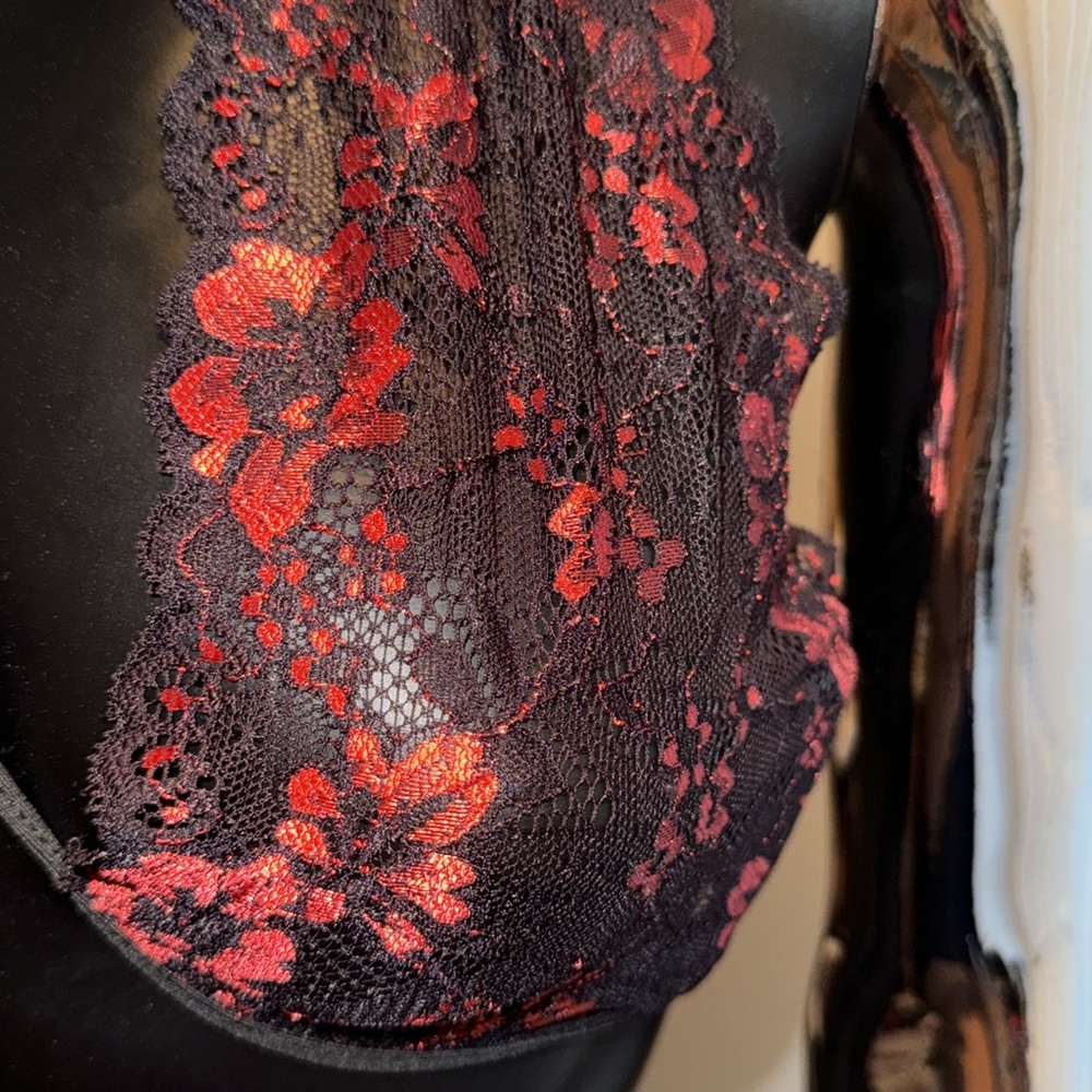 Red and black bralette - Picture 2 of 2
